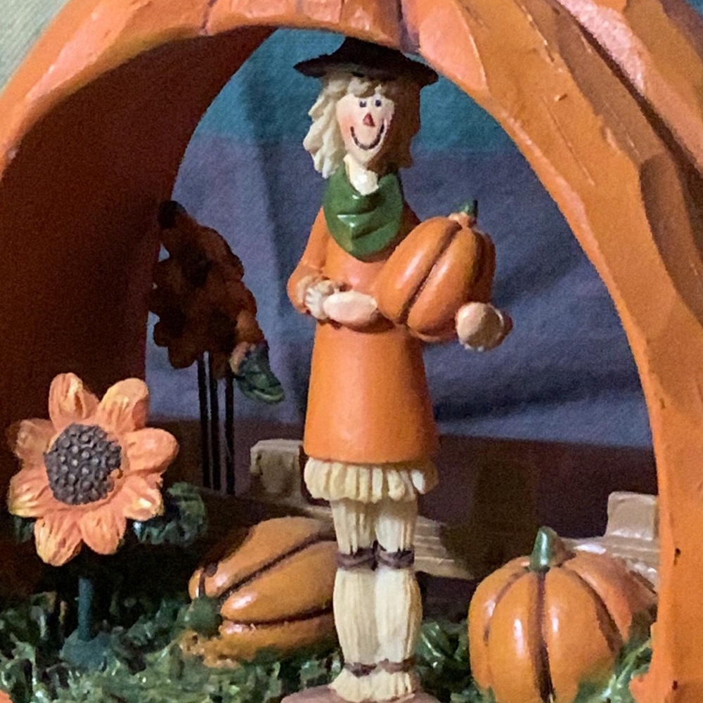 CUTE HARVEST TIME DECORATION - Picture 5 of 8